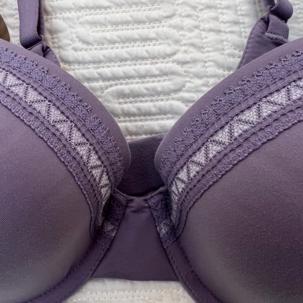 A pair of Wacoal 34 D Perfect Primer Underwire T-Shirt Bras - Picture 10 of 10